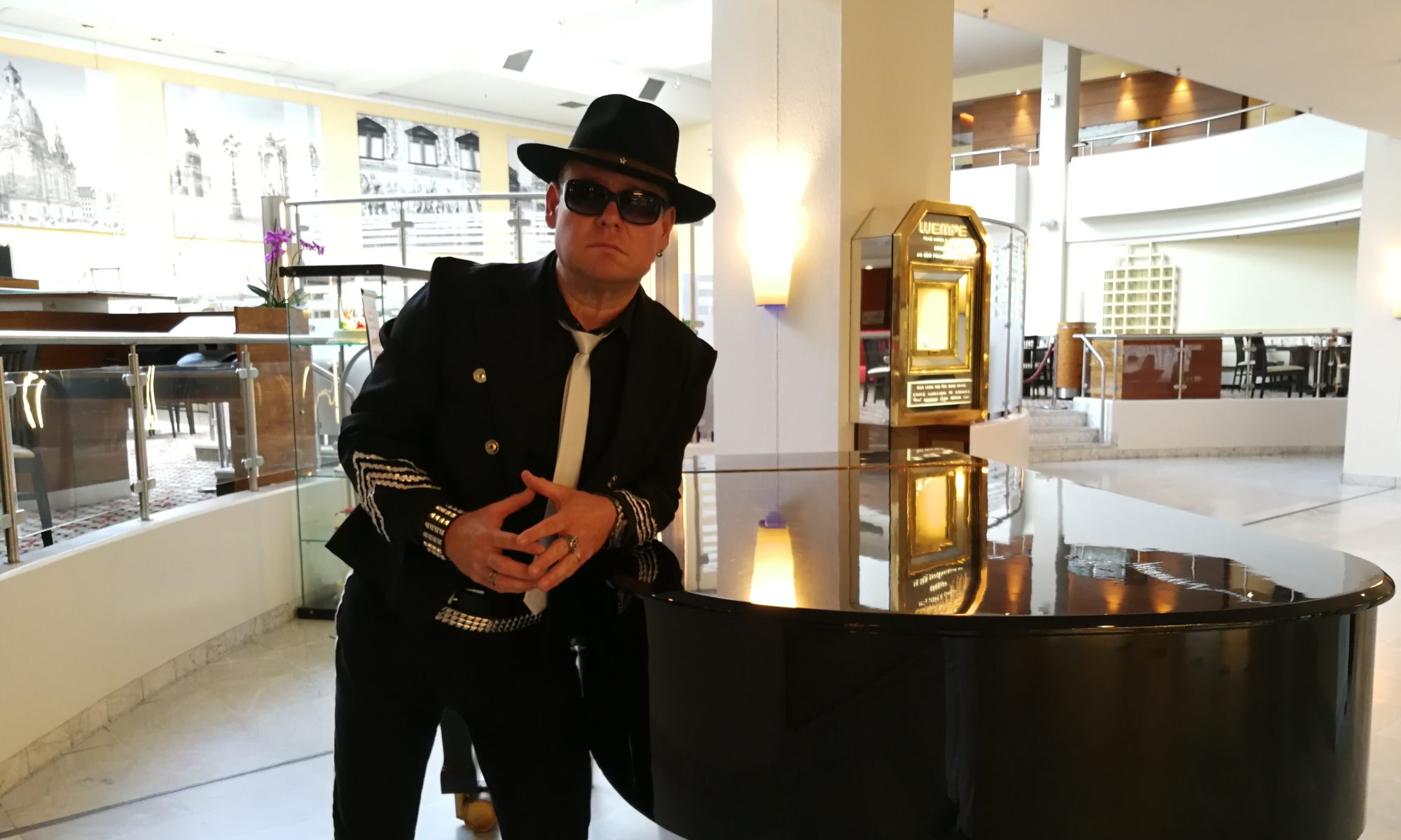 Tino Meyer - Mister PANIK TIME – Udo Lindenberg Double